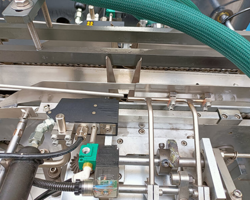 Lock bottom with paper hanger Cartoning Machine (Medium Carton)